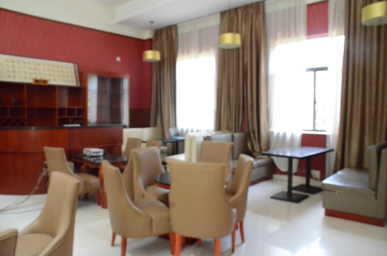 Soluxe Club International Hotel 奈洛比 外观 照片